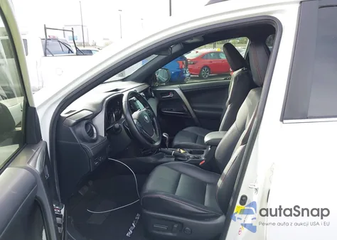 2017 Toyota Rav4 Se z USA, uszkodzony, nr VIN JTMNFREV2HJ706115